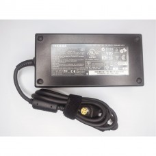 Блок живлення до ноутбука Toshiba 180 W 19 V 9.5 A роз'єм round 4-holes (PA3546E-1AC3) - Фото