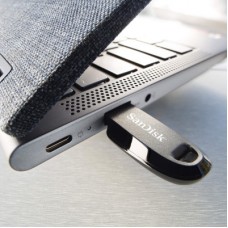 USB-флеш-накопичувач SanDisk 32 GB Ultra Curve Black USB 3.2 (SDCZ550-032G-G46) USB-флеш-накопичувач SanDisk 32 GB Ultra Curve Black USB 3.2 (SDCZ550-032G-G46) - Фото
